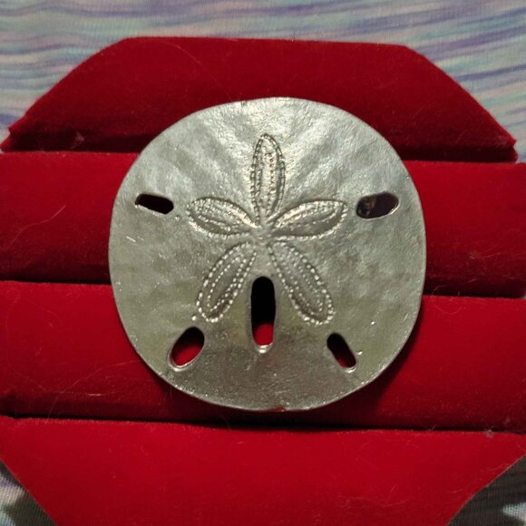 James Avery Sterling Silver Oxidized Sand Dollar Pendant Charm Larger Size - Picture 3 of 3